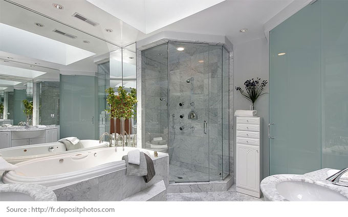 Comment mettre en valeur une salle de bains blanche? - 10