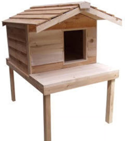 Large Insulated Cat House with Platform and Extended Roof