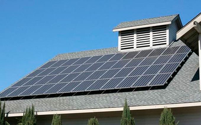 Panneaux solaires produisant de l’énergie