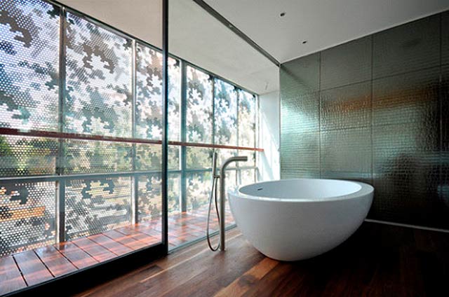 Grands carreaux de salle de bain