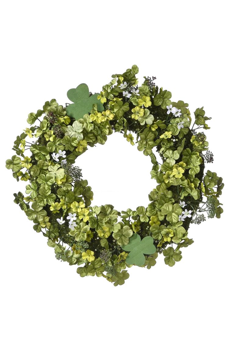 A wreath made out of clovers for Saint-Patrick's day