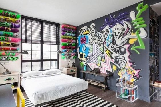 Chambre avec graffiti