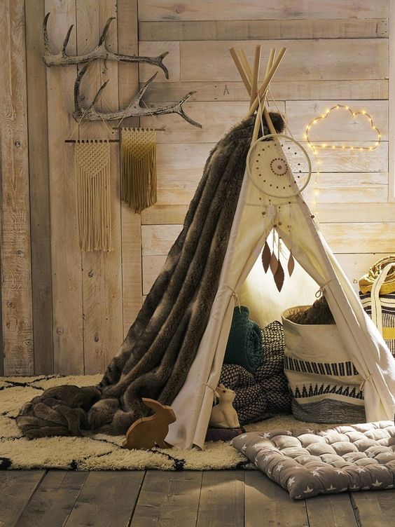 Amerindian style bedroom