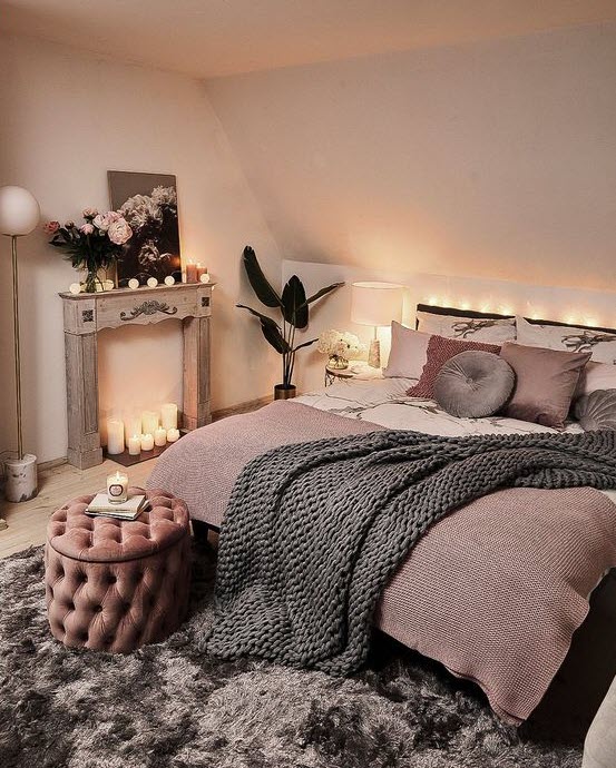 Romantic-themed room